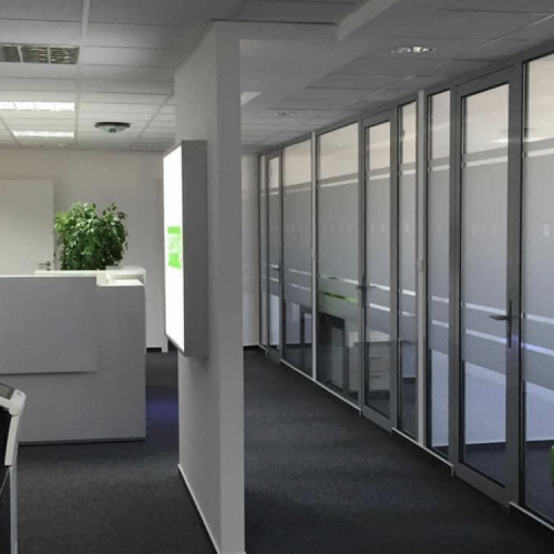 stoly v ambulancii (1)