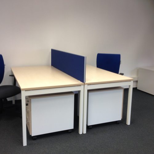 stoly v ambulancii (1)